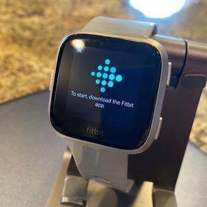 Fitbit Versa with grey silicone strap